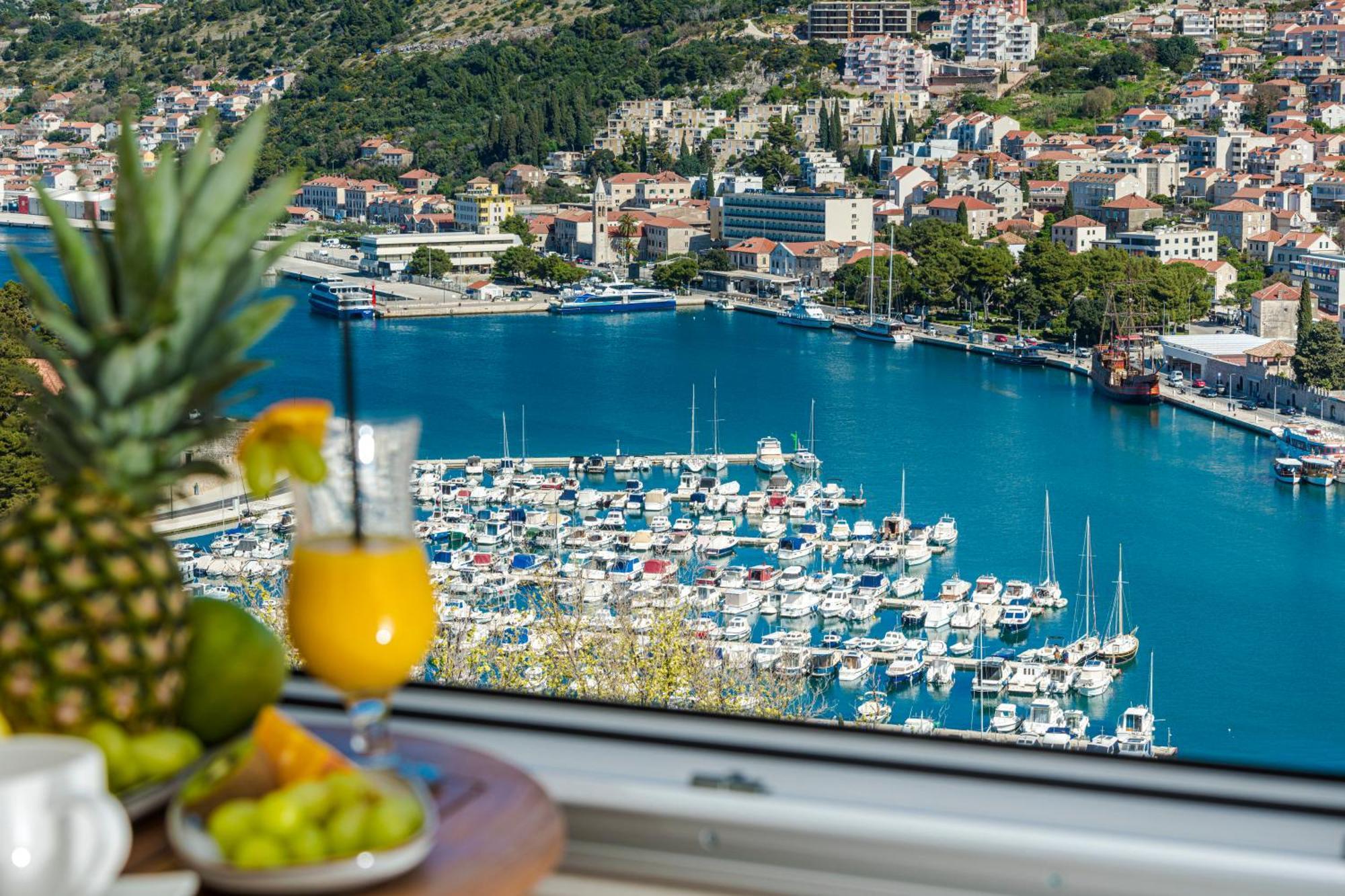 Antonija With Sea View Apartment